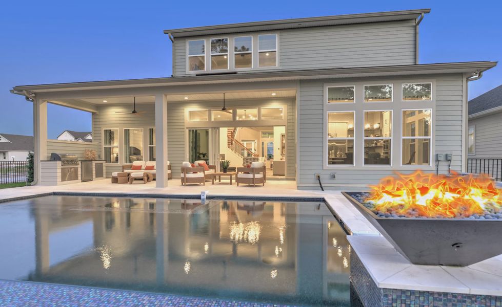 Exterior details and patio area of a home in Seven Pines, Jacksonville (Image 27).