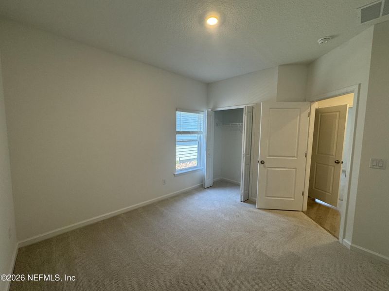 Spacious, unfurnished interior of a new home in Hyland Trail, Green Cove Springs (Image 19).