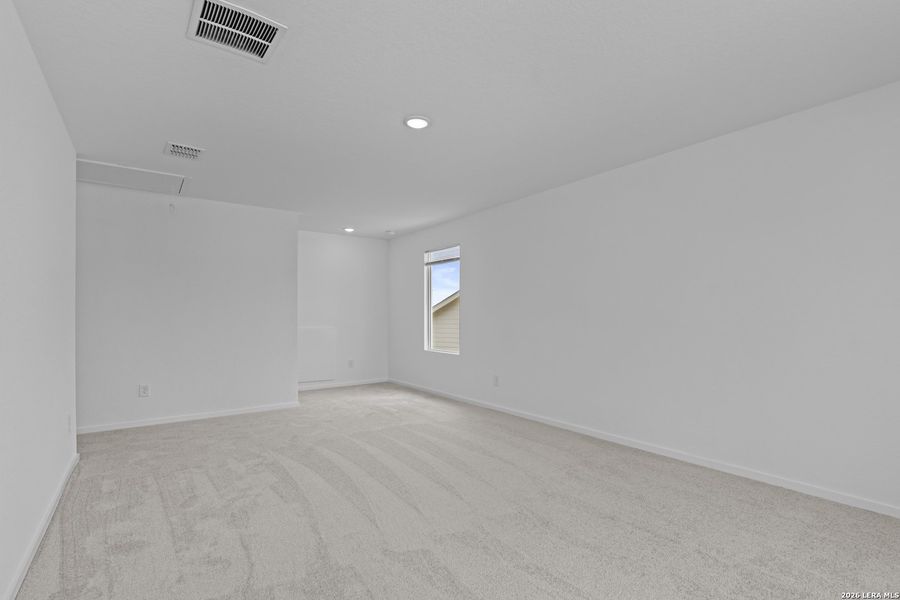 Spacious, unfurnished interior of a new home in Hightop Ridge, Converse (Image 16).