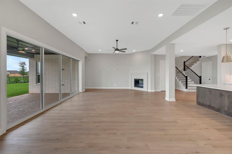 Spacious, unfurnished interior of a new home in Jordan Ranch - Premier Collection, Fulshear (Image 12).