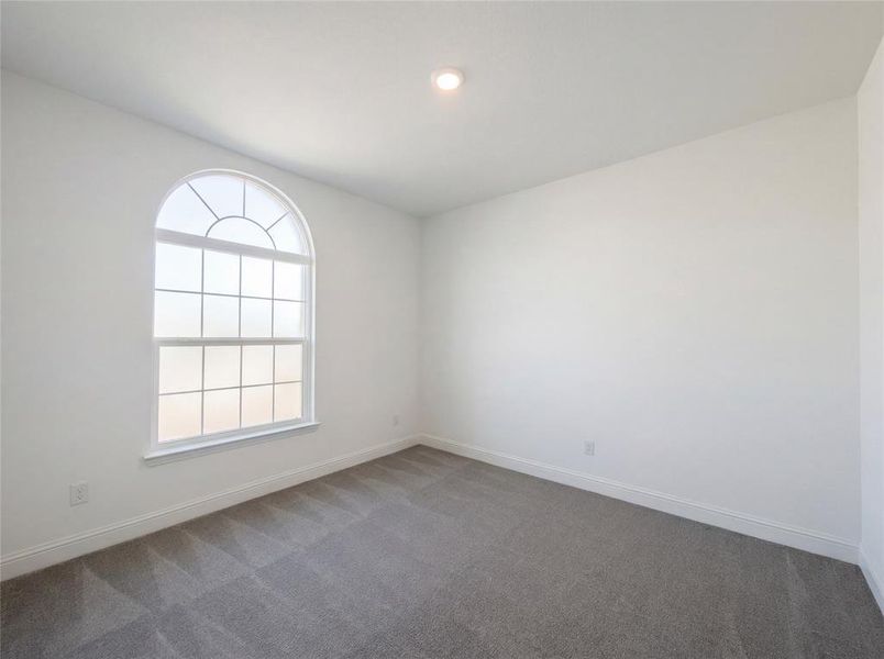 Spacious, unfurnished interior of a new home in Shaded Tree, McKinney (Image 11).