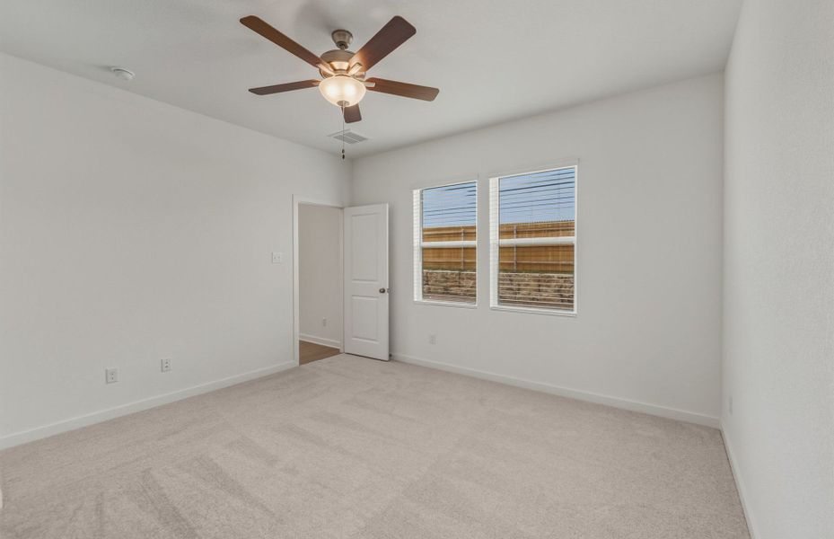 Spacious, unfurnished interior of a new home in County View, Temple (Image 11).