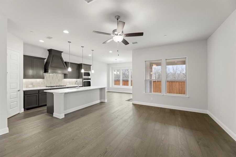 07. 721 Phoenix - Family