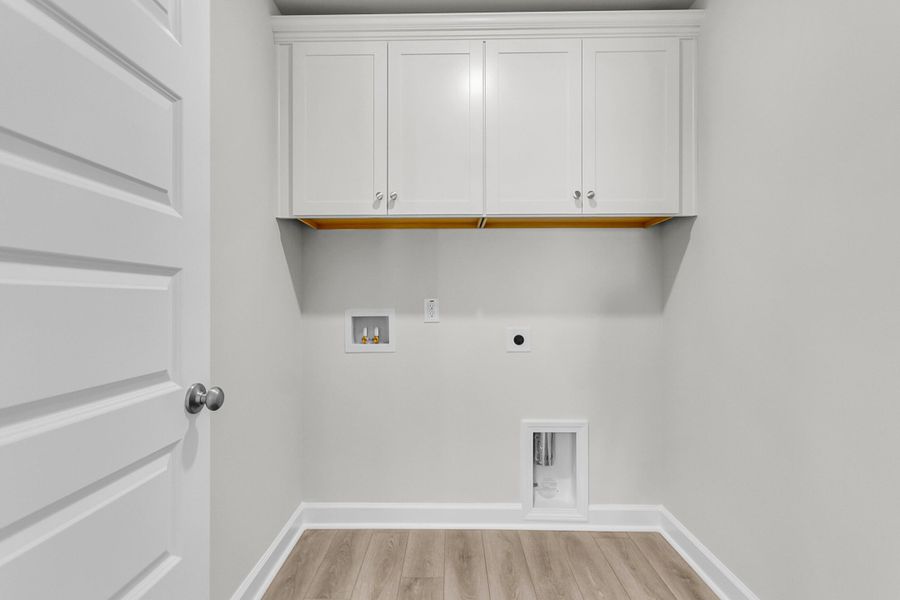 Spacious, unfurnished interior of a new home in Six Oaks, Summerville (Image 43).