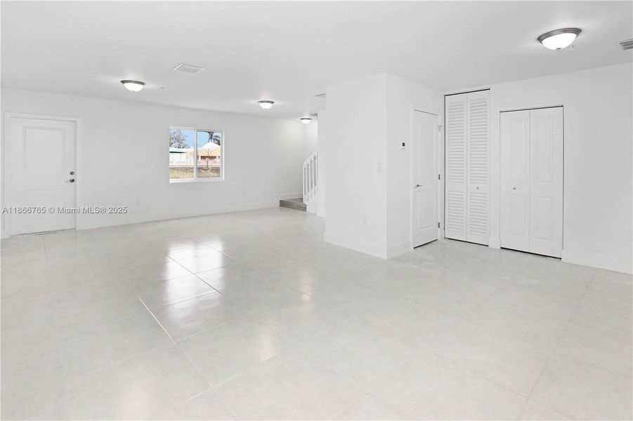 Spacious, unfurnished interior of a new home in , Miami (Image 15).