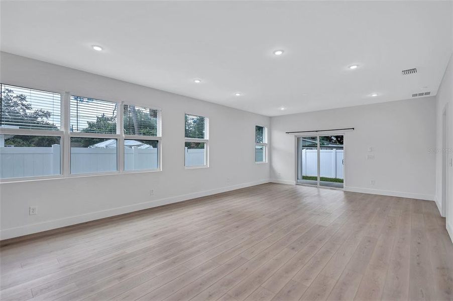 Spacious, unfurnished interior of a new home in , St. Petersburg (Image 20). Spacious, unfurnished interior of a new home in , St. Petersburg (Image 20).