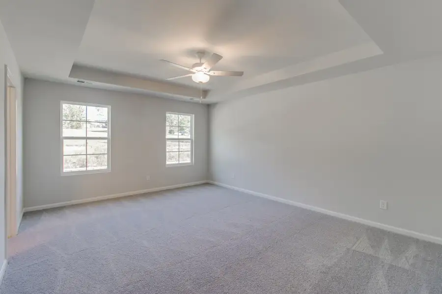 Spacious, unfurnished interior of a new home in Bluefield, Lexington (Image 23).