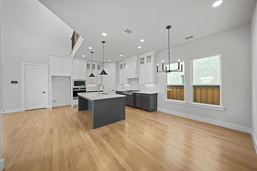 Furnished interior view inside a new home in Fields - 40' Lots, Frisco (Image 17). Furnished interior view inside a new home in Fields - 40' Lots, Frisco (Image 17).