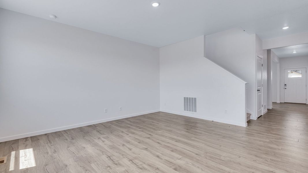 Spacious, unfurnished interior of a new home in Silver Peaks, Lochbuie (Image 21). Spacious, unfurnished interior of a new home in Silver Peaks, Lochbuie (Image 21).