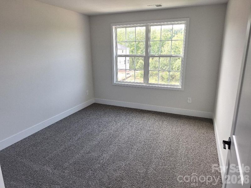 Additional Room With a Closet Additional Room With a Closet