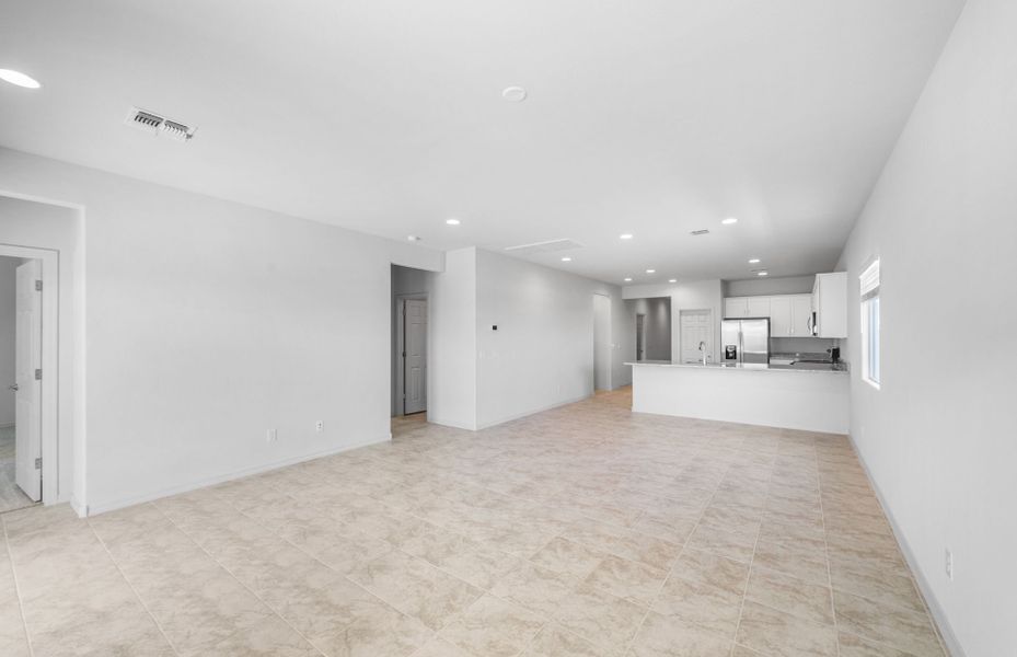 Spacious, unfurnished interior of a new home in Hayden Estates, Buckeye (Image 23).
