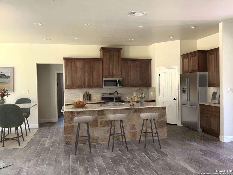 Furnished interior view inside a new home in , La Vernia (Image 10). Furnished interior view inside a new home in , La Vernia (Image 10).