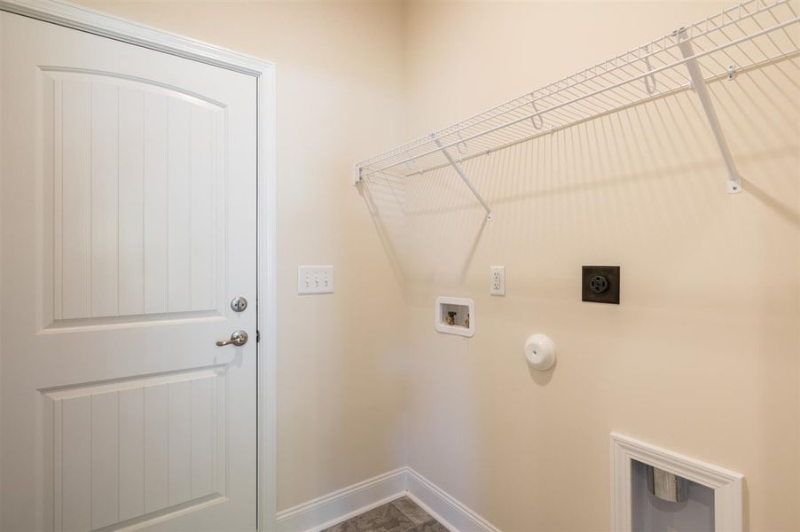 Spacious, unfurnished interior of a new home in Harrison Valley, Simpsonville (Image 15).