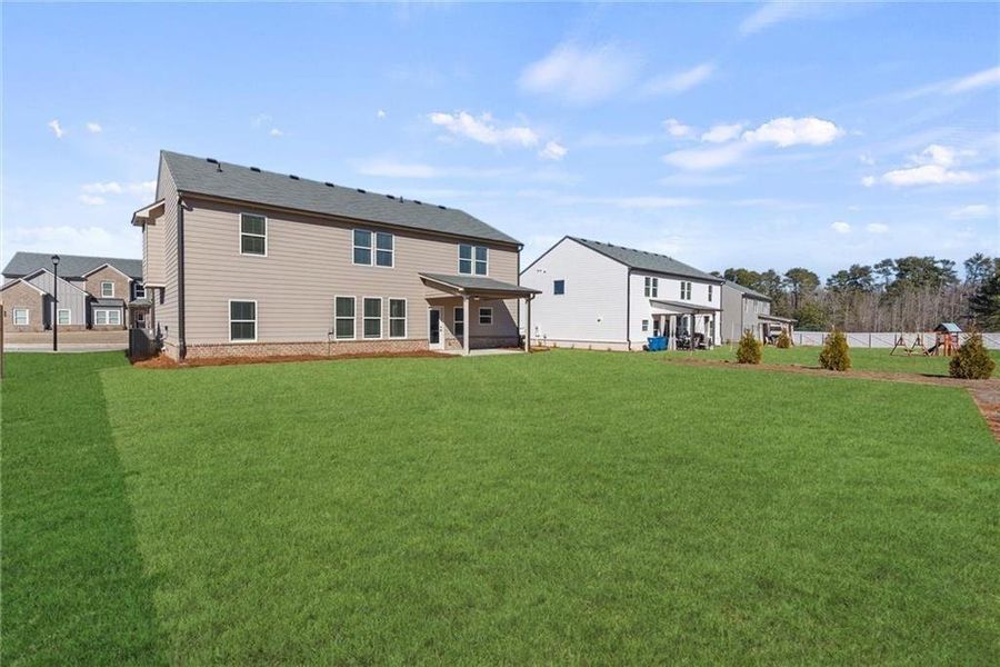 Exterior details and patio area of a home in , Auburn (Image 4).
