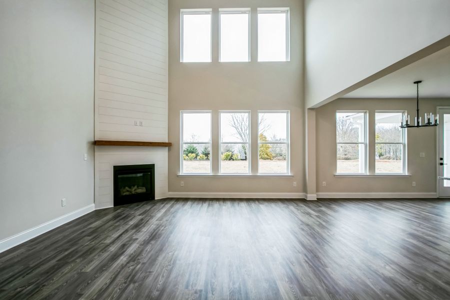 Representative unfurnished interior of a home built from the Warren by UnionMain Homes in Austin Springs, Bethlehem (Image 21).