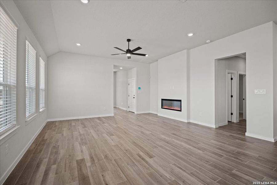 Spacious, unfurnished interior of a new home in Meyer Ranch, New Braunfels (Image 14). Spacious, unfurnished interior of a new home in Meyer Ranch, New Braunfels (Image 14).