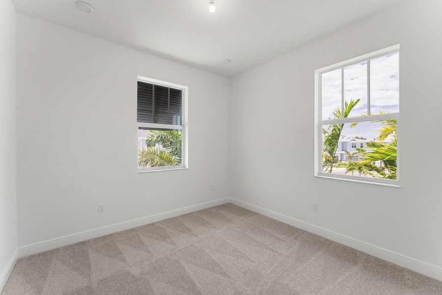 Spacious, unfurnished interior of a new home in Avila, Jensen Beach (Image 10).