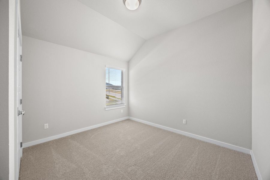 Spacious, unfurnished interior of a new home in Lakeside at Tessera, Lago Vista (Image 28).
