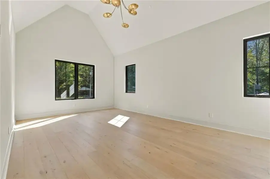Spacious, unfurnished interior of a new home in , Sandy Springs (Image 26).
