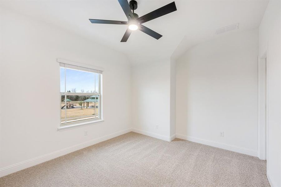 Spacious, unfurnished interior of a new home in Terracina, Rockwall (Image 29).