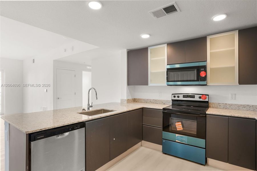 Furnished interior view inside a new home in , Orlando (Image 11).