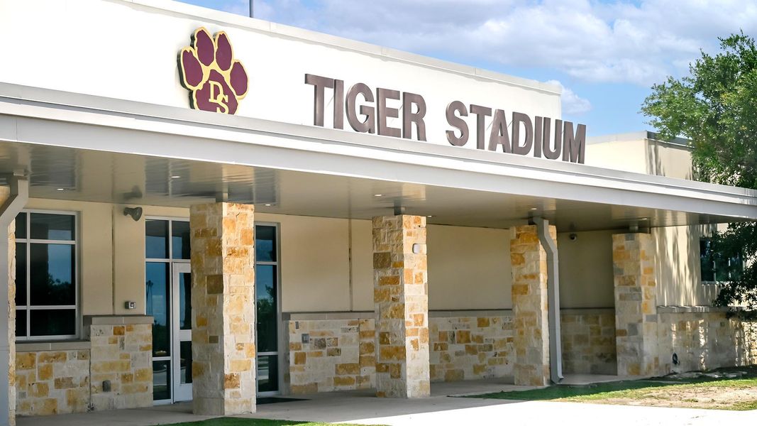 Image 9 of a home in Parten 65'.