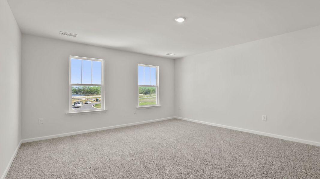 Spacious, unfurnished interior of a new home in Foxbank, Gray Court (Image 30).