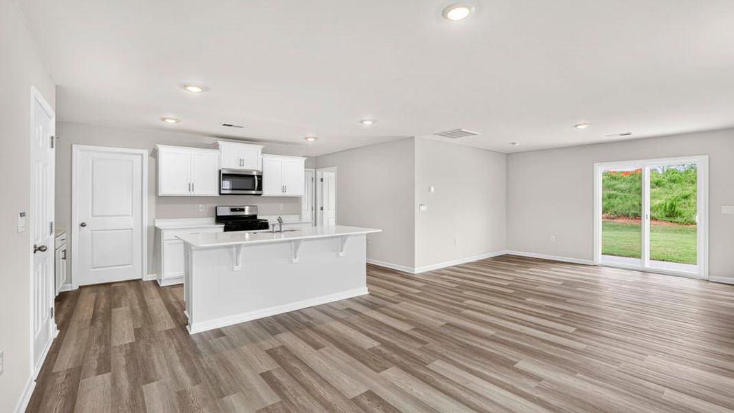 Spacious, unfurnished interior of a new home in Tyger Pines, Moore (Image 19).