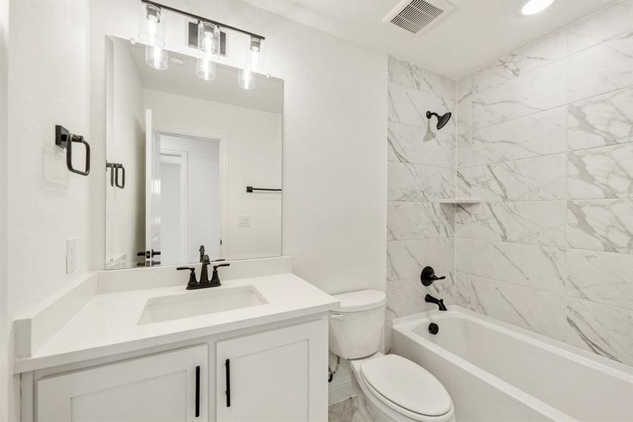 Furnished interior view inside a new home in Willow Wood Classic 50, McKinney (Image 9). Furnished interior view inside a new home in Willow Wood Classic 50, McKinney (Image 9).