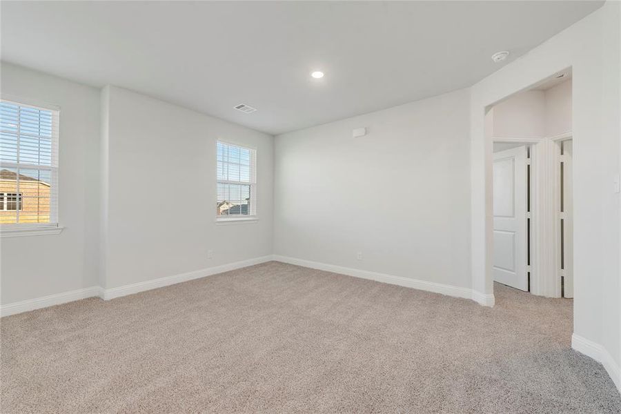 Spacious, unfurnished interior of a new home in Sicily, Princeton (Image 16).