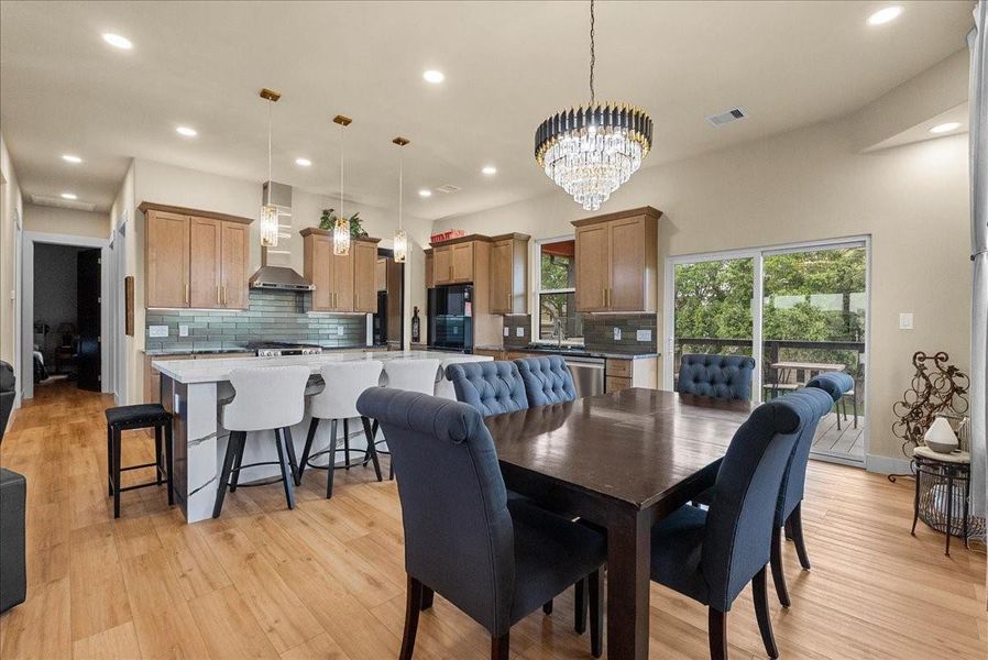 Furnished interior view inside a new home in , Kemah (Image 21).