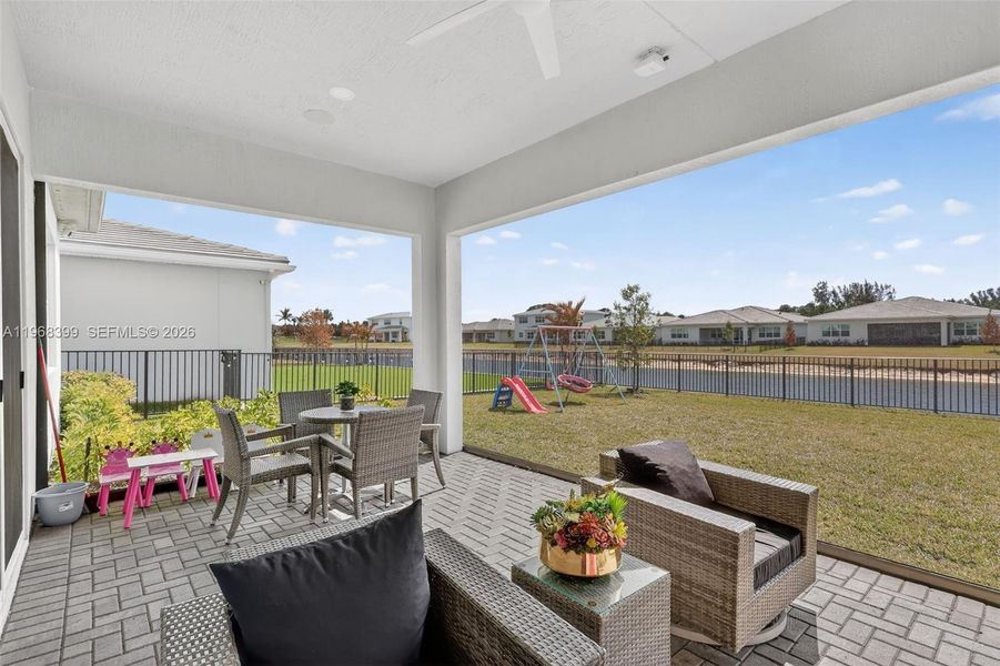 Exterior details and patio area of a home in , Port St. Lucie (Image 3).
