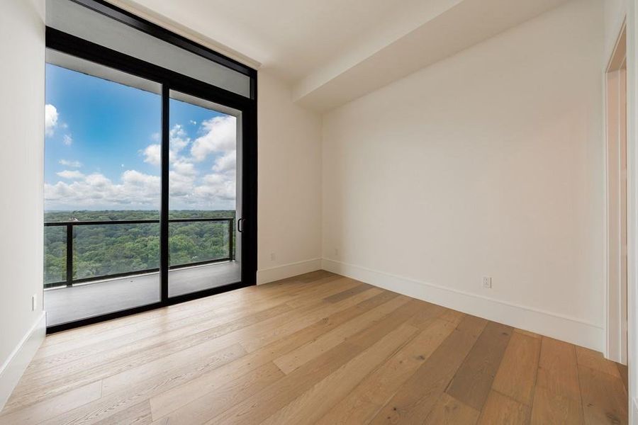Spacious, unfurnished interior of a new home in The Dillon Buckhead, Atlanta (Image 42).