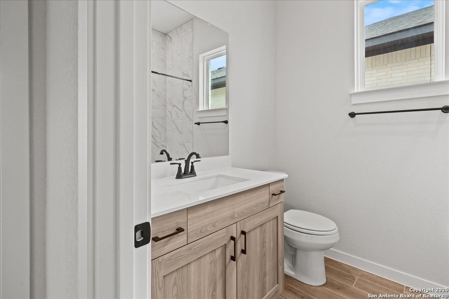 Furnished interior view inside a new home in Stream Waters, Seguin (Image 6). Furnished interior view inside a new home in Stream Waters, Seguin (Image 6).