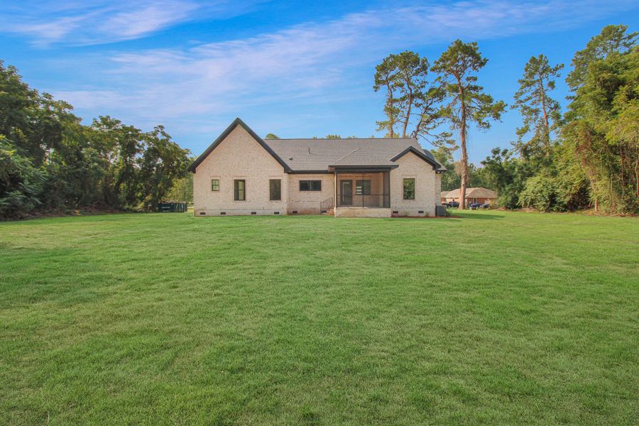 Exterior details and patio area of a home in , Orangeburg (Image 21).