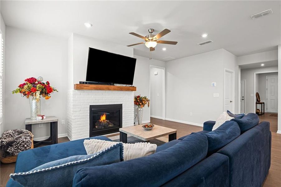 Furnished interior view inside a new home in Sun City Peachtree, Griffin (Image 5).