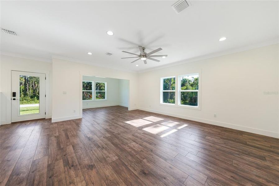 Spacious, unfurnished interior of a new home in , Port Charlotte (Image 13).