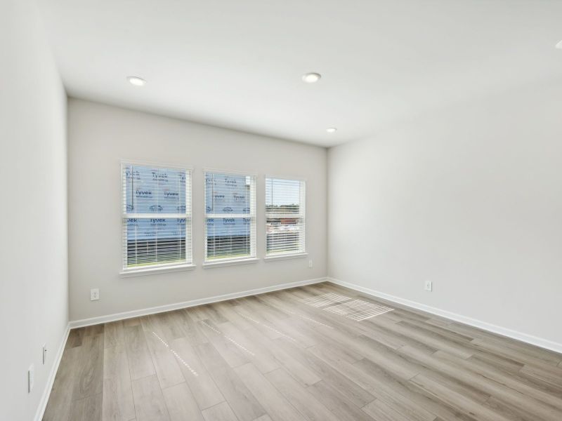 Spacious, unfurnished interior of a new home in Martin Springs - Estate Series, Lawrenceville (Image 24).
