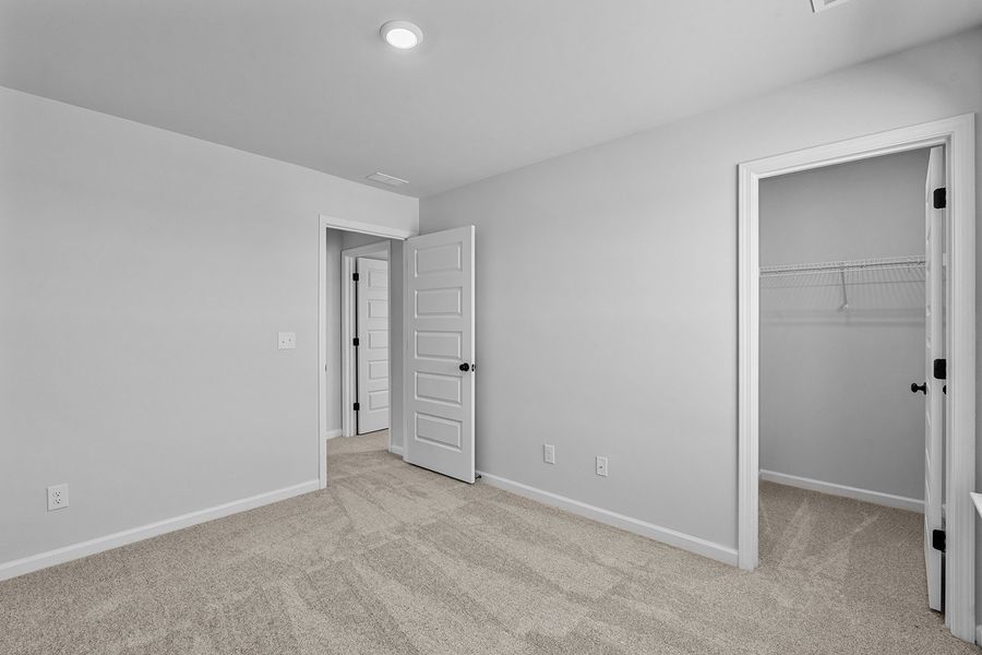 Spacious, unfurnished interior of a new home in Fieldstone, Lexington (Image 44).