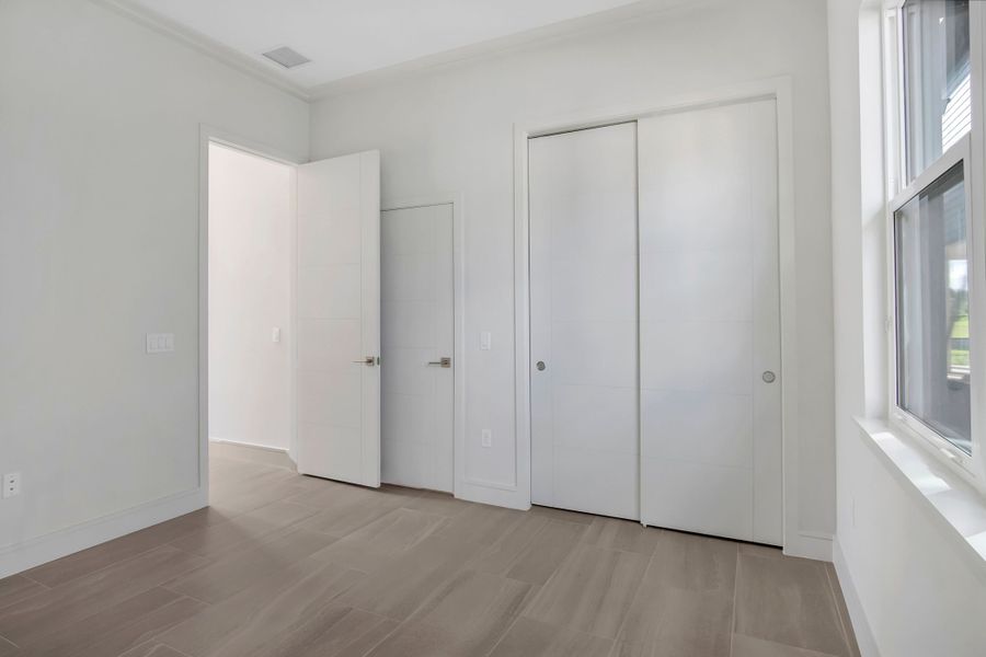 Representative unfurnished interior of a home built from the Aspen Estate by ABD Development in Hampton Green at Providence, Davenport (Image 23). Representative unfurnished interior of a home built from the Aspen Estate by ABD Development in Hampton Green at Providence, Davenport (Image 23).