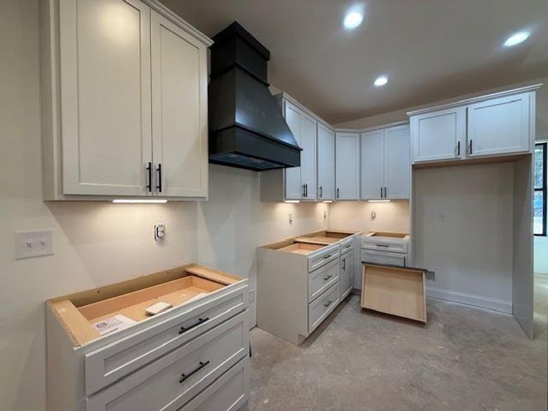 Furnished interior view inside a new home in , Rockmart (Image 1).