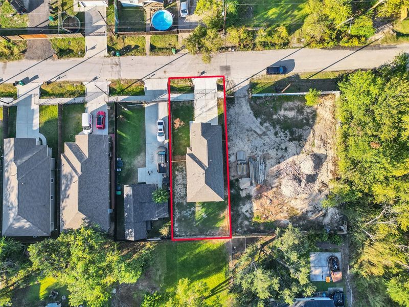 Exterior details and patio area of a home in , Houston (Image 23).
