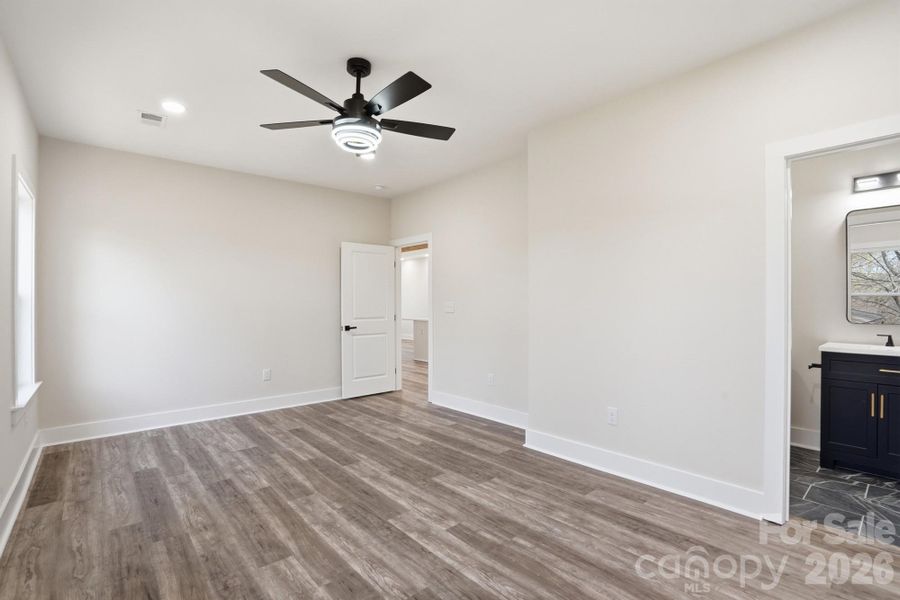 Spacious, unfurnished interior of a new home in , Concord (Image 36).