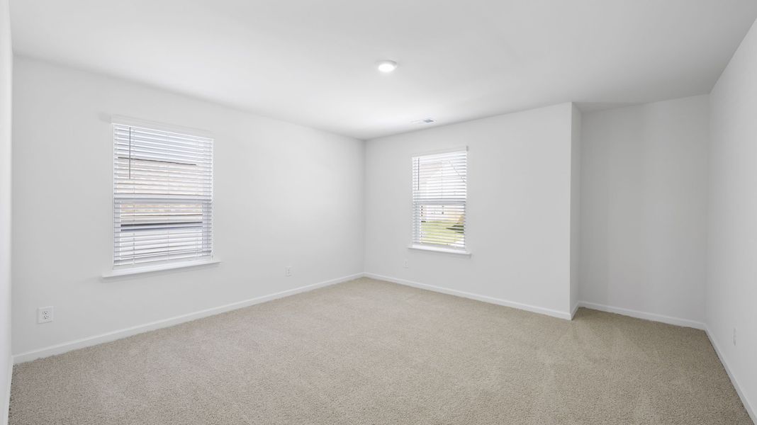 Spacious, unfurnished interior of a new home in Catlett Cove, Knoxville (Image 45).