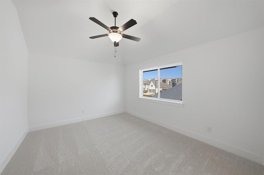 Spacious, unfurnished interior of a new home in Tavolo Park, Fort Worth (Image 25).
