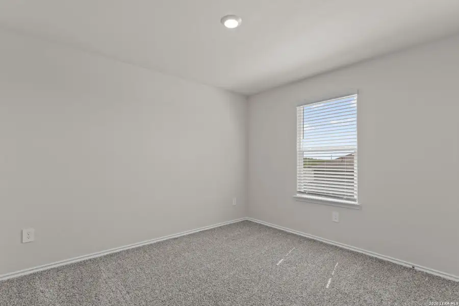 Spacious, unfurnished interior of a new home in Laurel Vistas, San Antonio (Image 33).