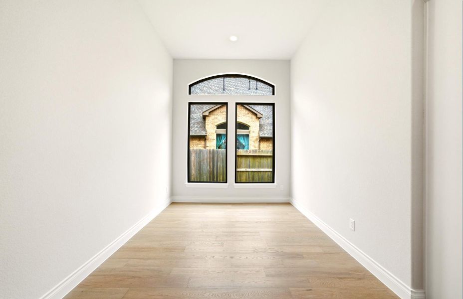 Spacious, unfurnished interior of a new home in The Woodlands Hills 65′, Willis (Image 43). Spacious, unfurnished interior of a new home in The Woodlands Hills 65′, Willis (Image 43).