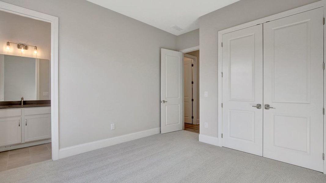 Taylor Model | Bedroom