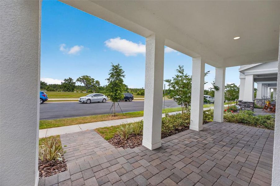 Exterior details and patio area of a home in , Winter Garden (Image 24).