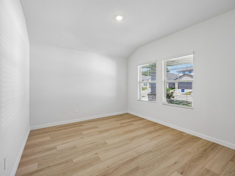 Spacious, unfurnished interior of a new home in Stella Hills, Denton (Image 11).